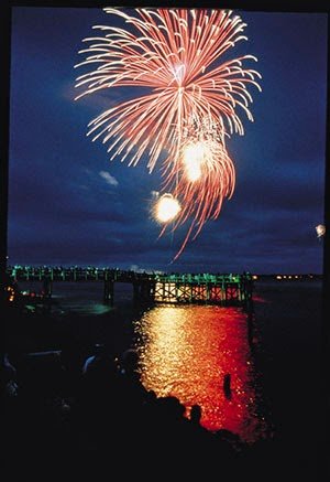 Siletz-bay-fireworks.jpg