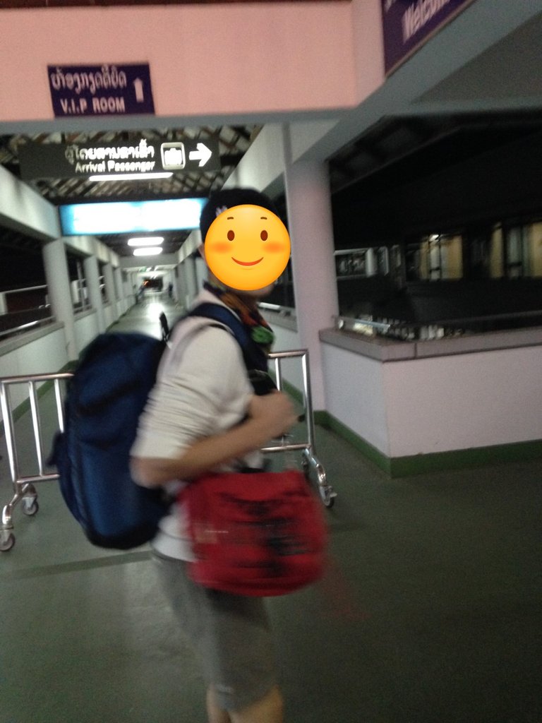 비엔티엔 왓따이공항.jpg