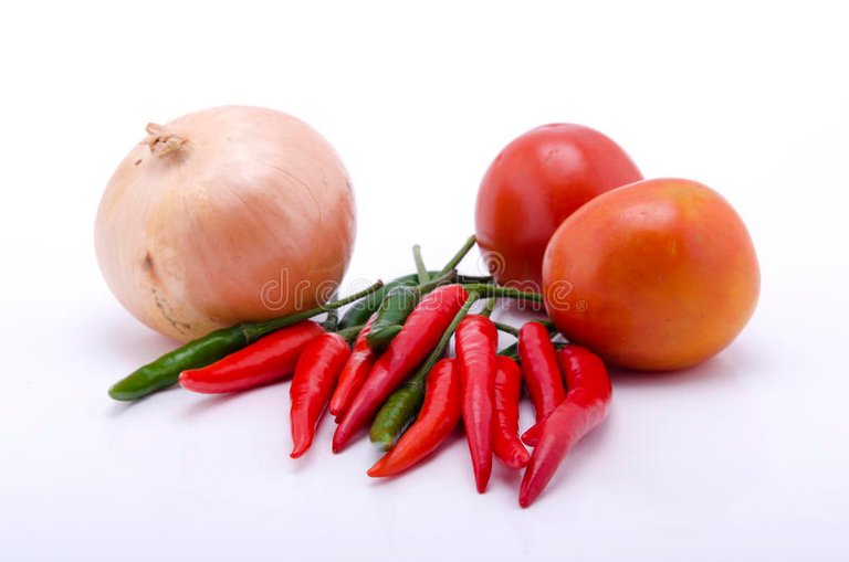 tomato-onions-red-hot-chili-peppers-tomatos-isolated-background-36378303.jpg