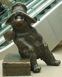 220px-PaddingtonStation-PaddingtonBear.jpg