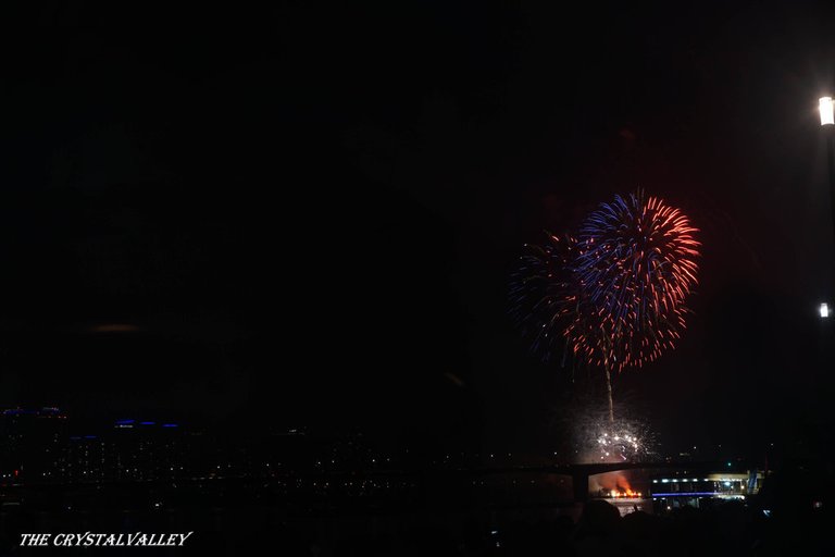 fireworks_3_by_thecrystalvalley-dbp1ags.jpg
