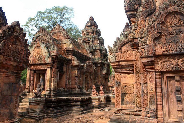 Banteay_Srei_Cambodia.jpg