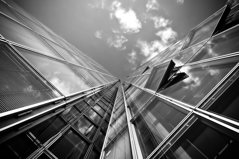 black-and-white-triangular-skyscraper-freedomain.jpg