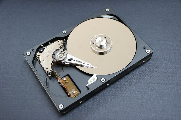 hard-disk-1071669_960_720.jpg