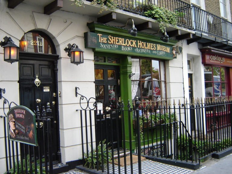 221B_Baker_Street_London_-_Sherlock_Holmes_Museum-768x576.jpg