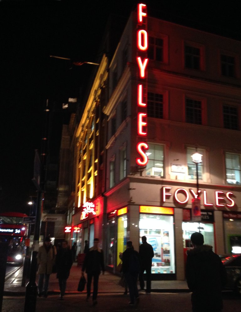 Foyles_Bookstore.jpg