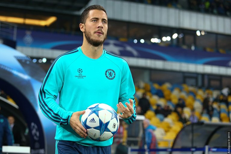 Eden_Hazard_-_Эден_Азар_(22164222410).jpg