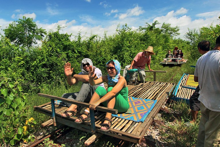 Cambodia-Battambang-Bamboo-Train-L.jpg