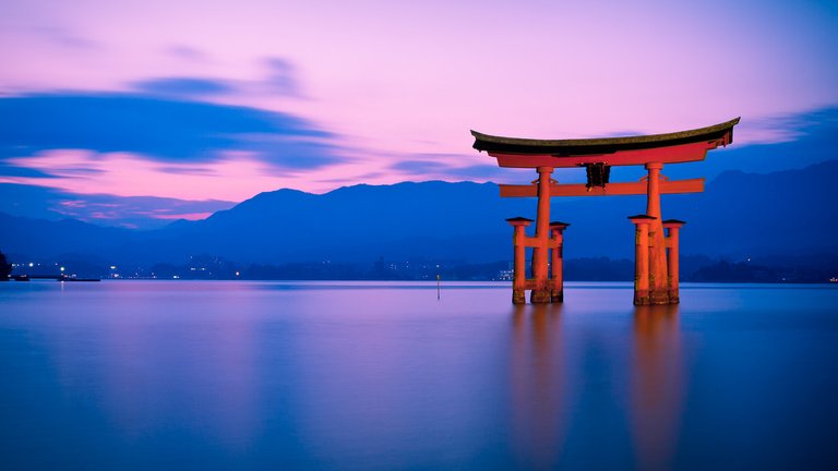 Miyajima-Torii-Gate.jpg