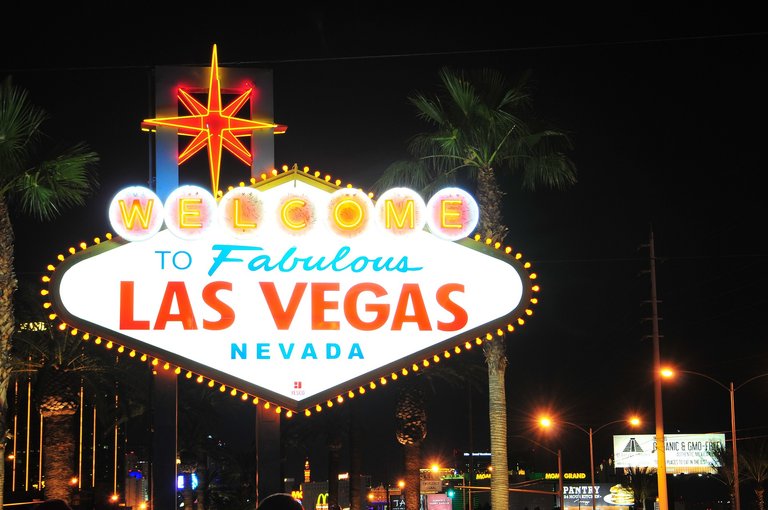 Las Vegas Sign.jpg