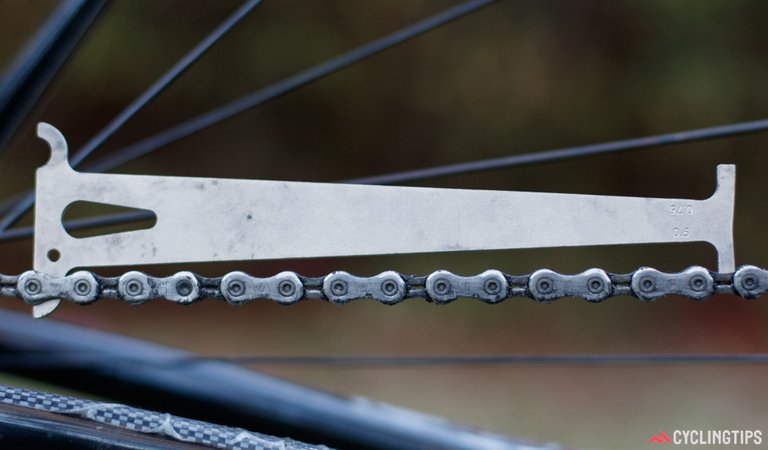 easy-way-to-check-chain-wear-cyclingtips-3.jpg