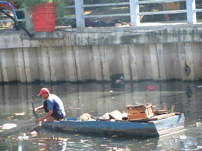 ACI Citra Rahman Perahu Sampah.jpg