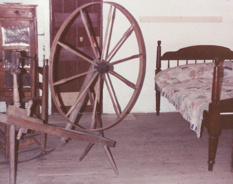 Cades Cove spinning wheel.jpg