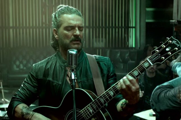 ricardo-arjona-ella.jpg