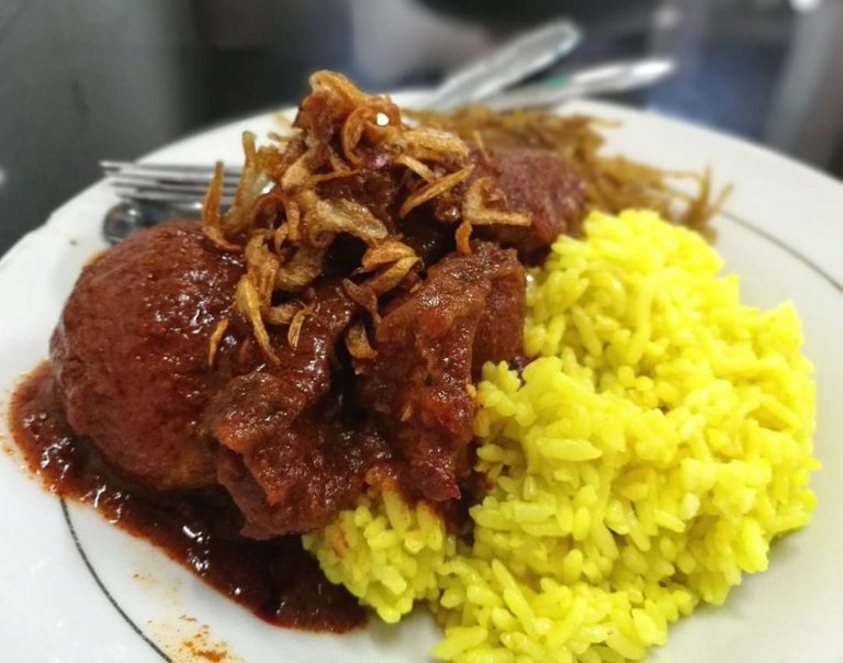 Nasi-Kuning-di-Kalimantan-Timur-1024x805.jpg