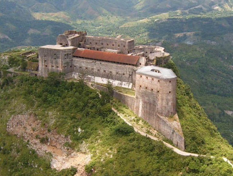 La-Citadelle-La-Ferriere-Fortress.jpg