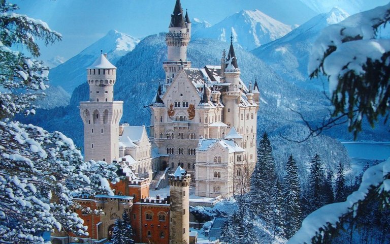 Neuschwanstein-Castle.jpg