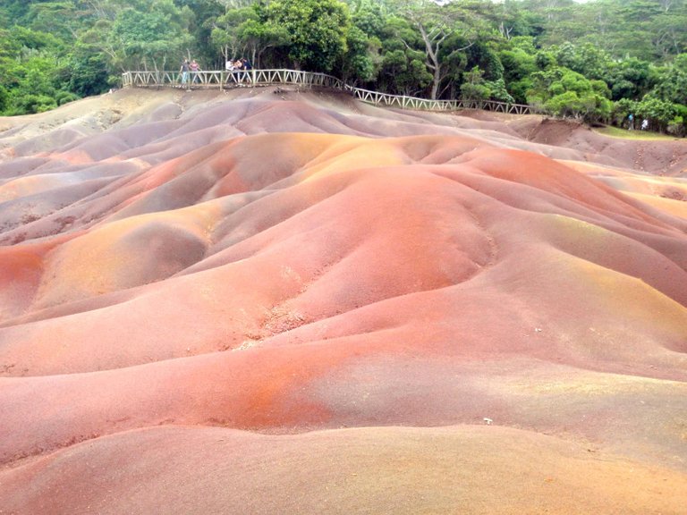 7-colored-earth-mauritius.jpg