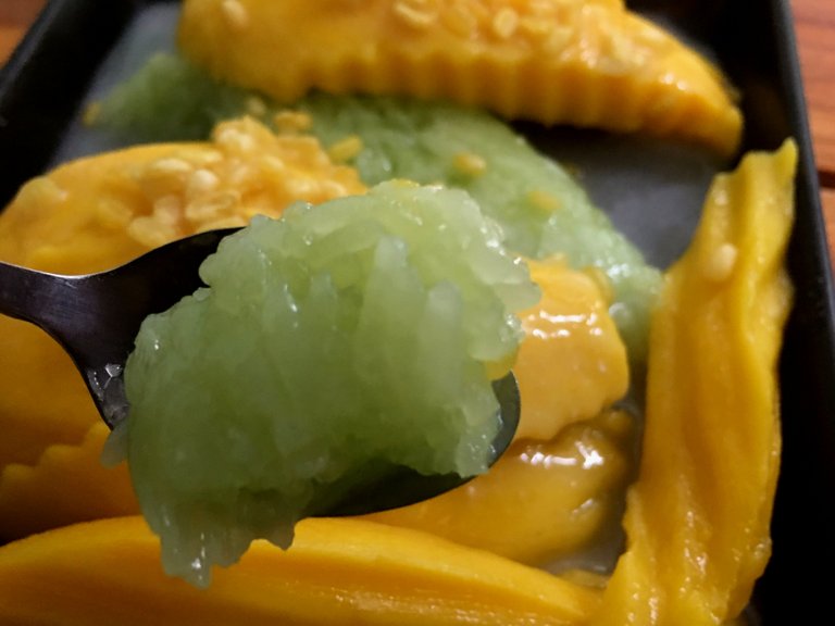 Mango Sticky Rice Dessert Chiang Mai Thailand 3.jpg