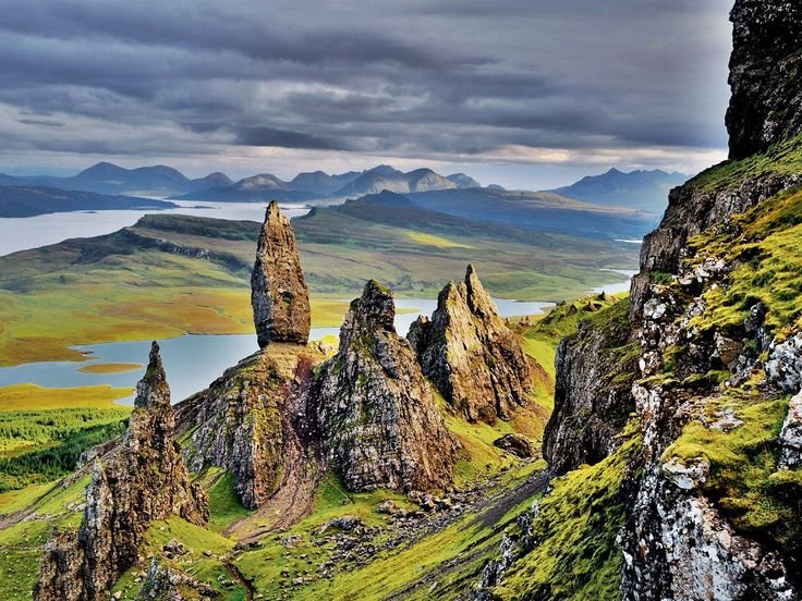 0ef41ae773225f79ce7f9bb3365f0867--old-mans-skye-scotland.jpg