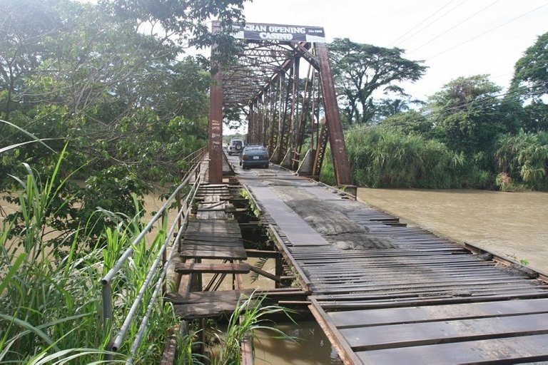 Quepos Bridge, Costa Rica.jpg