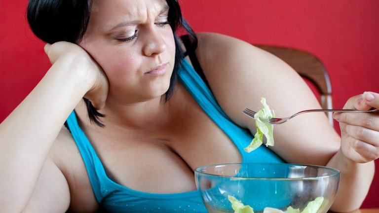 unhappy-obese-fat-woman-diet-food-780x439.jpg