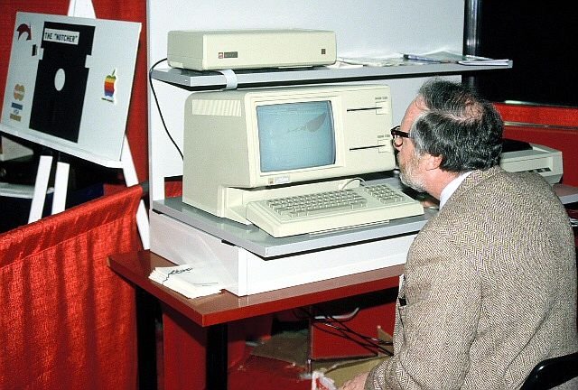 Apple_Computer,_1983_(Lisa).jpg