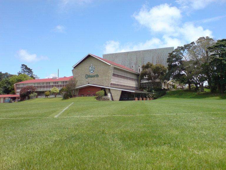 Retrieved from Wikimedia: https://upload.wikimedia.org/wikipedia/commons/4/44/Dilworth_School_Auckland_New_Zealand.jpg