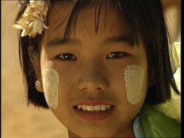 416043991-street-vendor-make-up-cosmetics-dark-haired-myanmar.jpg