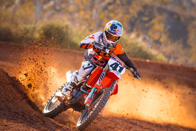 161813_Trey-Canard-KTM-450-SX-F-2016.jpg