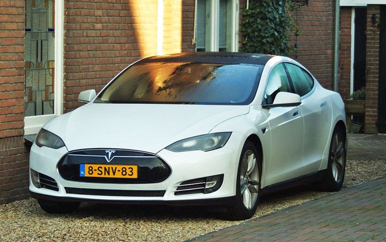 tesla-model-s-netherlands.jpg