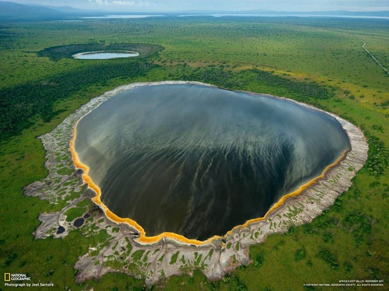 rift-floor-queen-elizabeth-park-crater-lakes.jpg