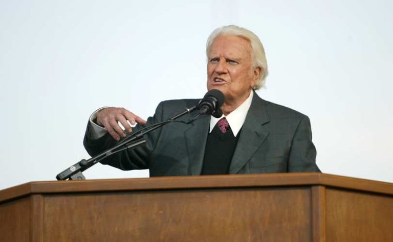 BillyGrahamPreaching-1000px_shutterstock_90681742_810_500_55.jpg