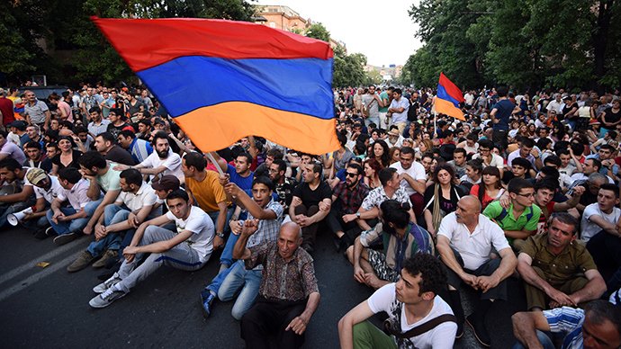 armenia-protest-electricity-president1-si.jpg