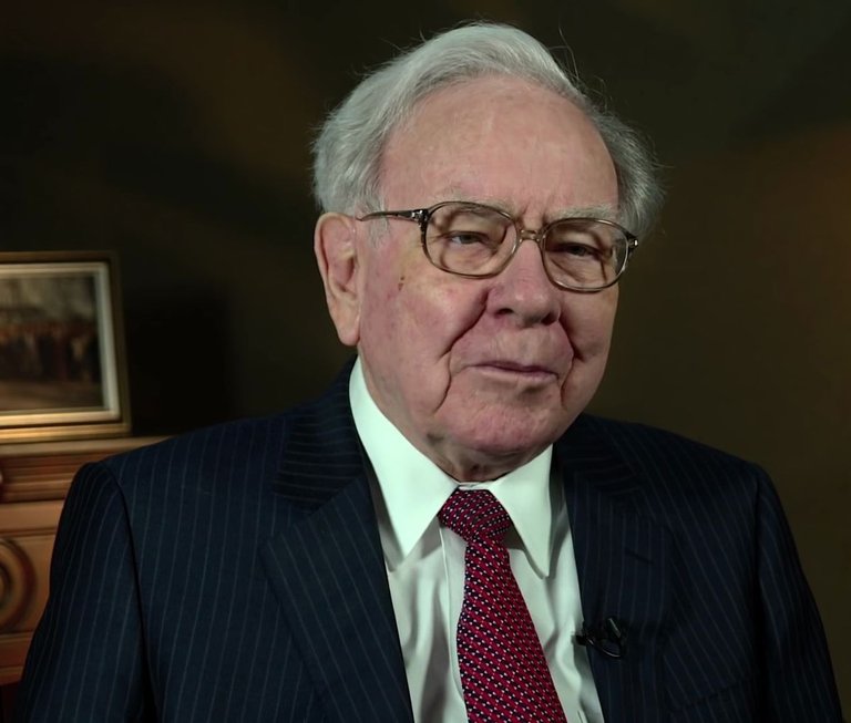 Warren_Buffett_at_the_2015_SelectUSA_Investment_Summit.jpg