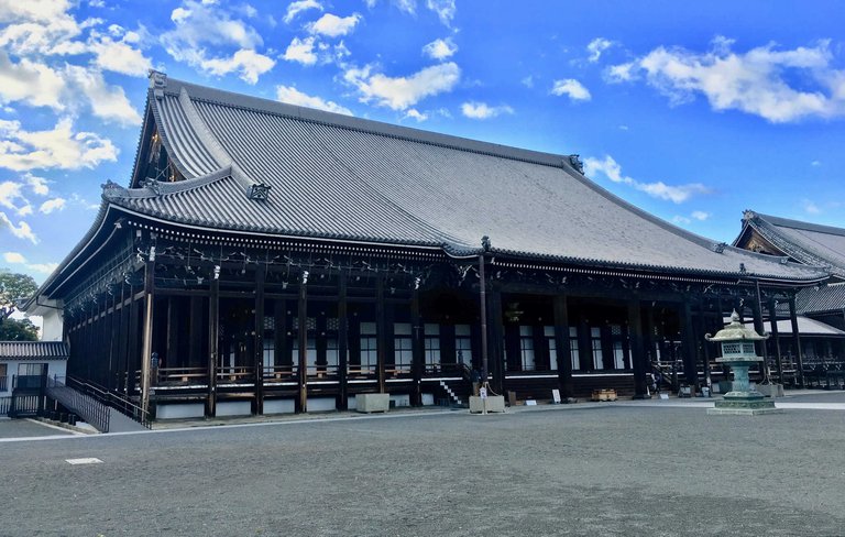 nishi_hongan-ji.jpg