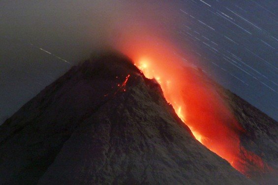 MERAPI-MELETUS-2006.jpg