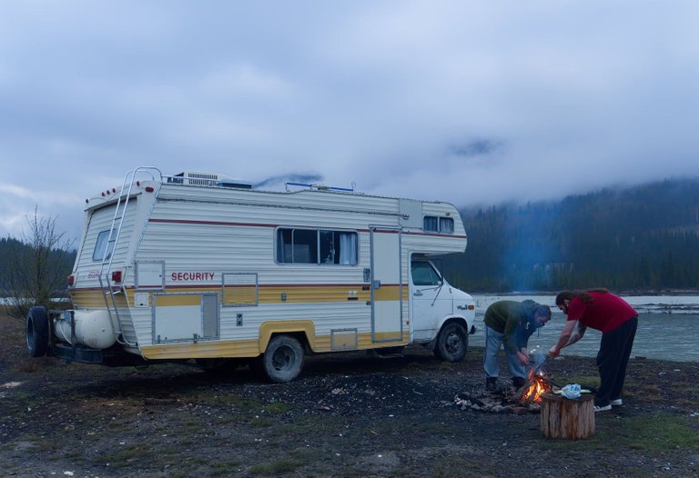 P5090104-kicking-horse-river-camping-1680.jpg