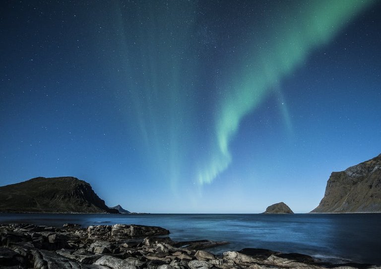 aurora-borealis-lofoten-norway-night.jpg