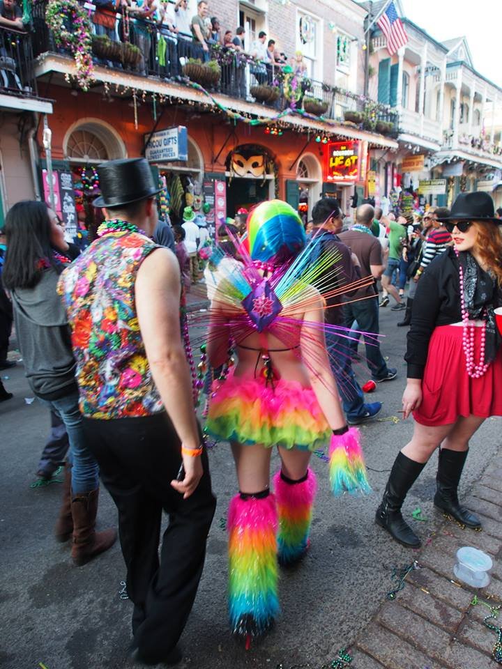 madi-gras-new-orleans-french-quarter-costume.jpg