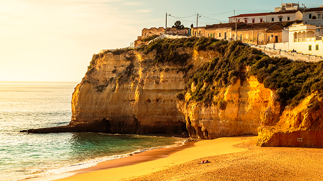 Sol e Mar 1 Algarve Algarve  credit2Shutterstock.png