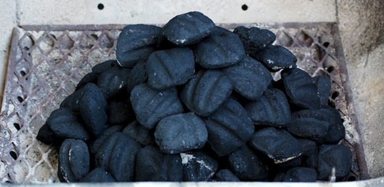 Charcoal-Grill_pyramid.jpg