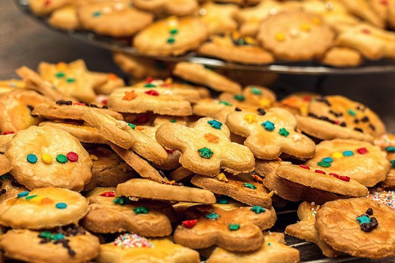 christmas-cookies-1051884_960_720.jpg