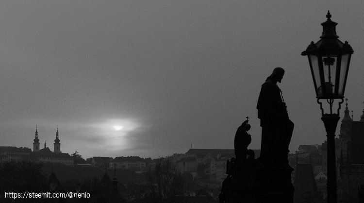 sunset_at_prague-bw.jpg