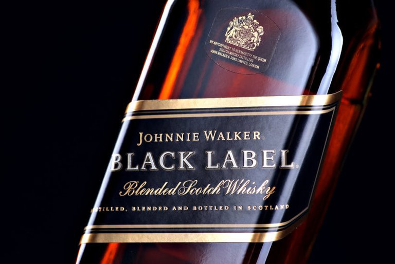 johnnie-walker-history-820x549.jpg