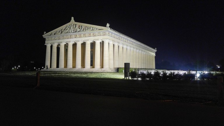 20170513_234239 - Parthenon, Nashville, Centennial Park.jpg