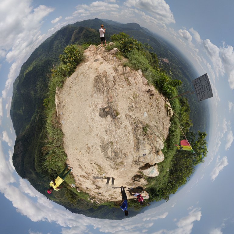 TINYPLANET_PANO_20170711_132121_1499867832465.jpg