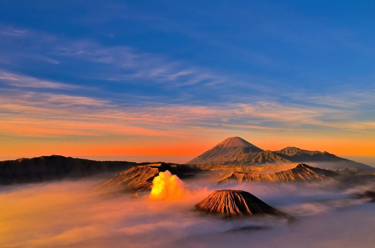 Gunung-Bromo-sunrise-1024x679.jpg