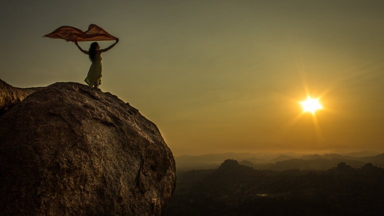 sunlight-people-mountains-sunset-night-hill-rock-India-sunrise-evening-morning-Sun-Canon-rocks-dusk-light-golden-travel-colors-mountain-dawn-woman-burst-darkness-600d-veil-incredible-foreigner-boulders-karnataka-ham.jpg