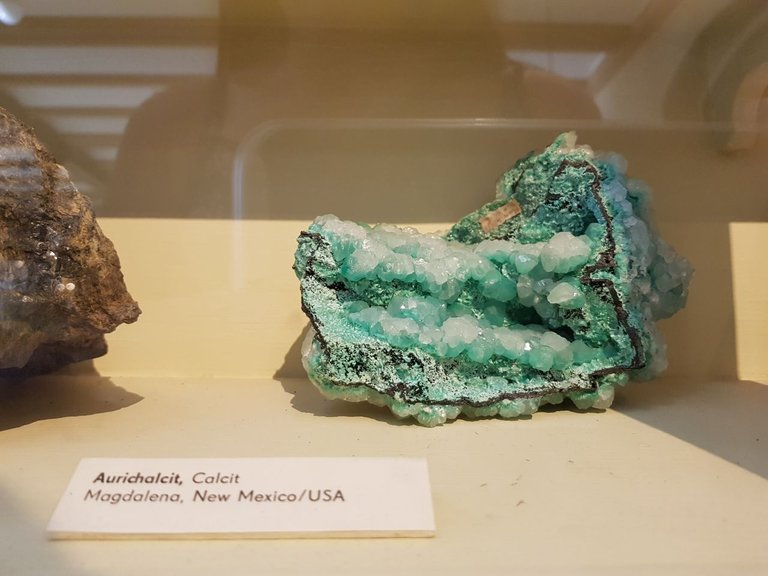 Steemit Museum Mineral 10.jpeg